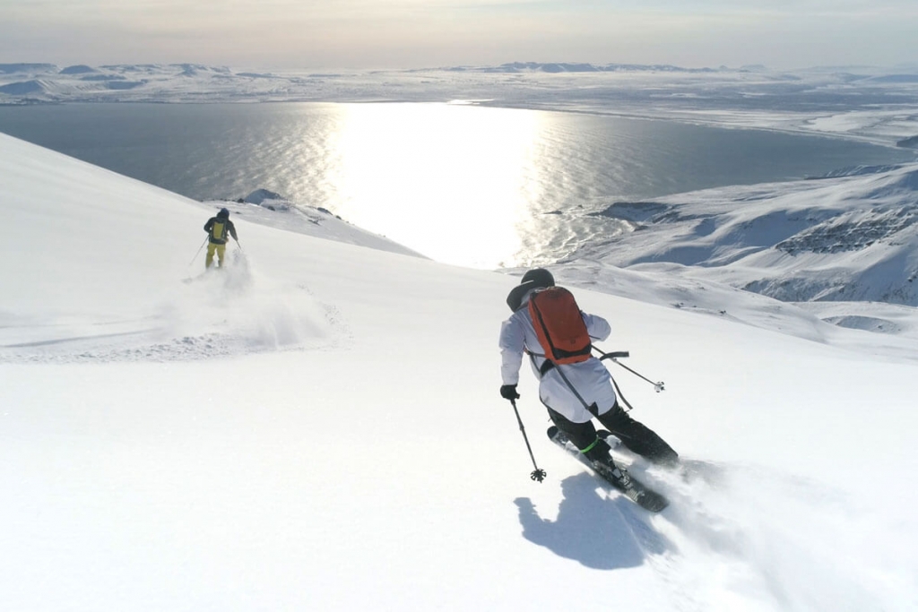 skiing-and-snowboarding-in-iceland-where-to-go-bungalo